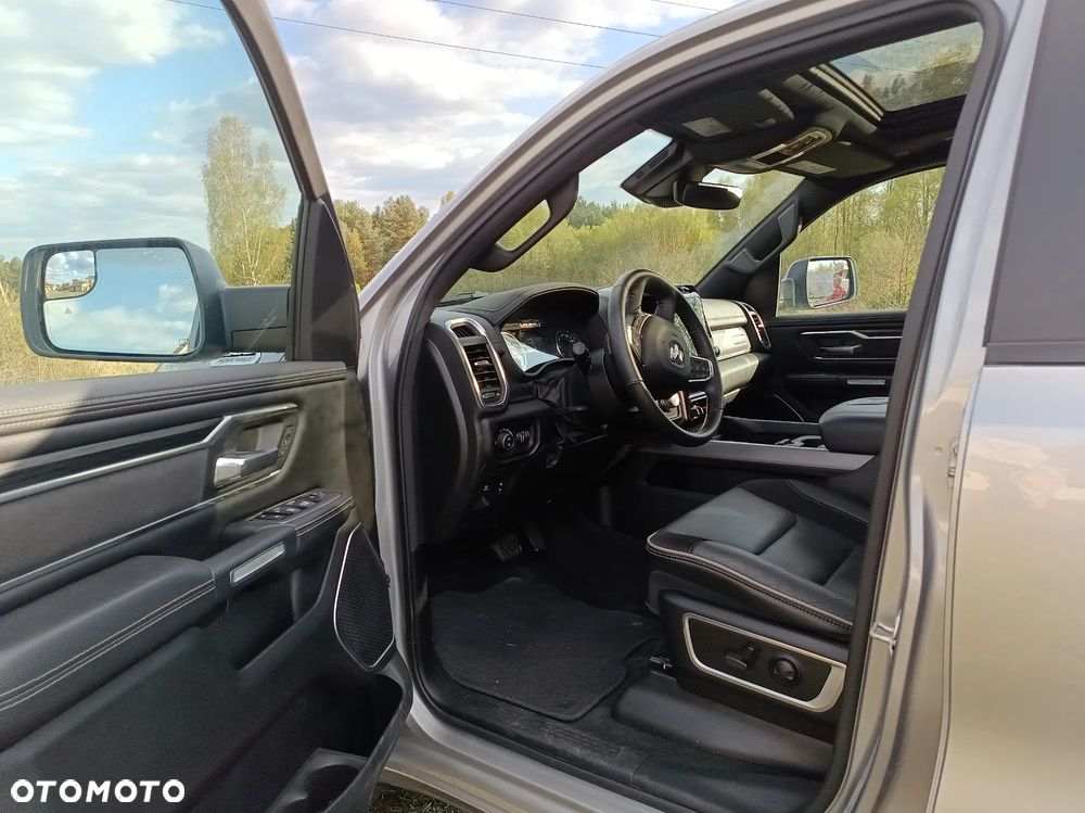 RAM 1500 Crew Cab Shortbed Laramie - 25
