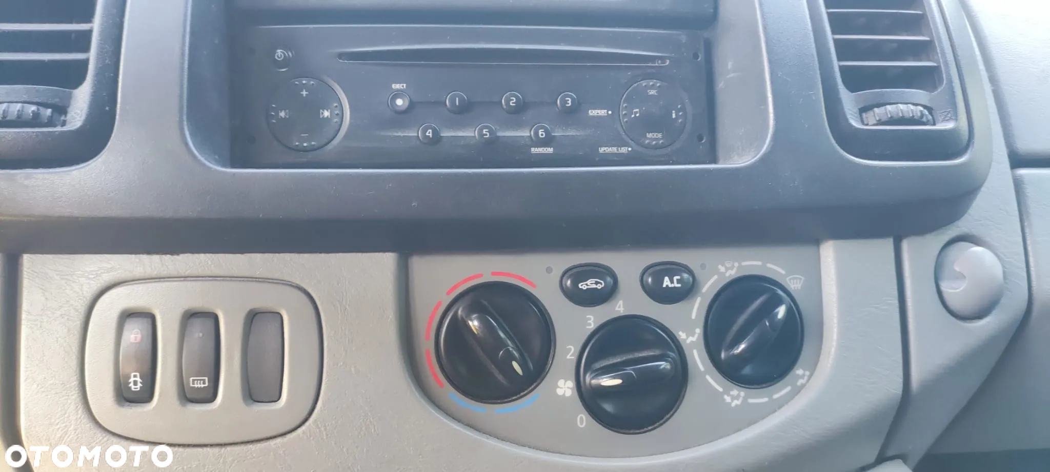 Renault Trafic - 10