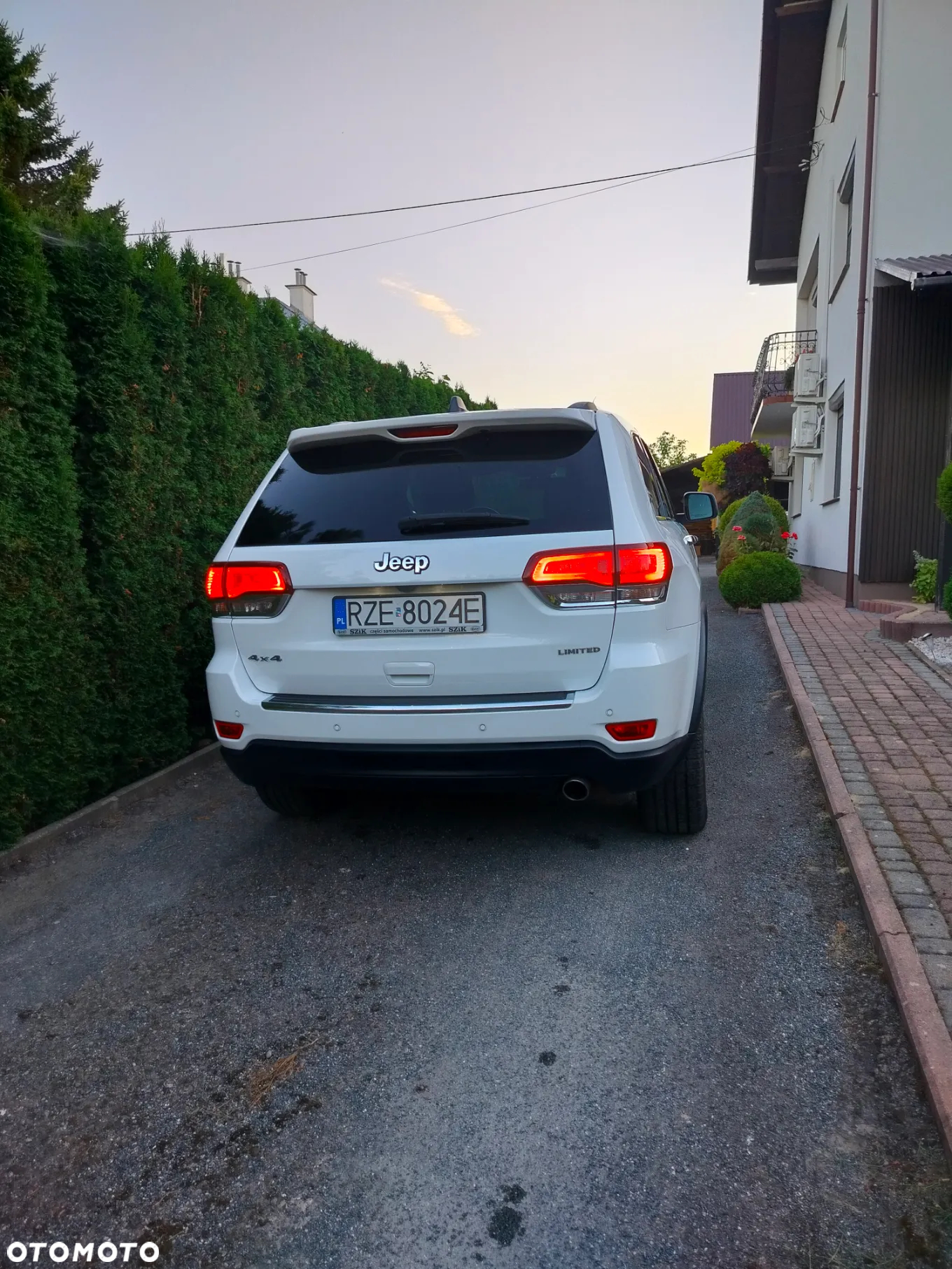 Jeep Grand Cherokee - 29