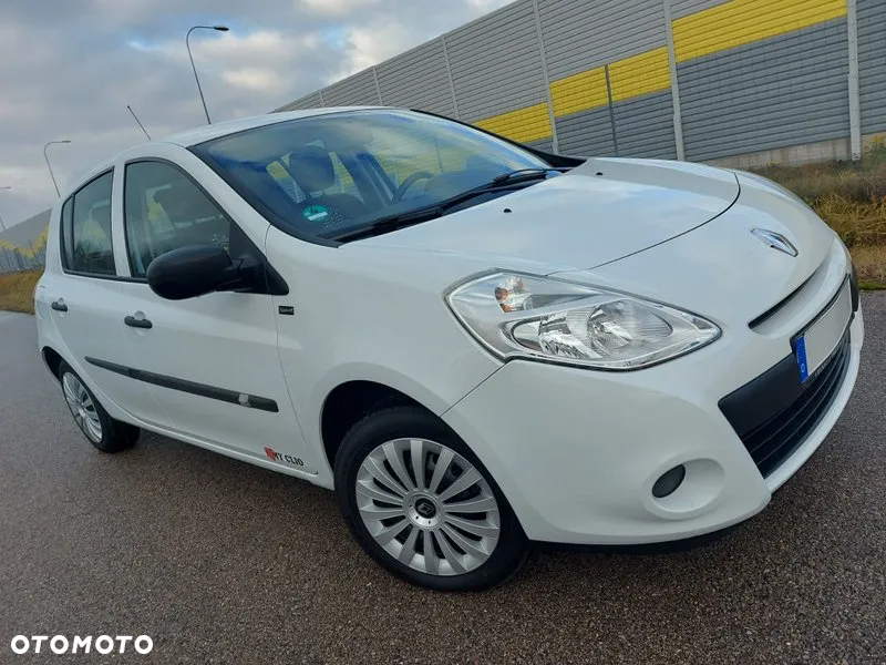Renault Clio 1.2 16V 75 Yahoo - 16