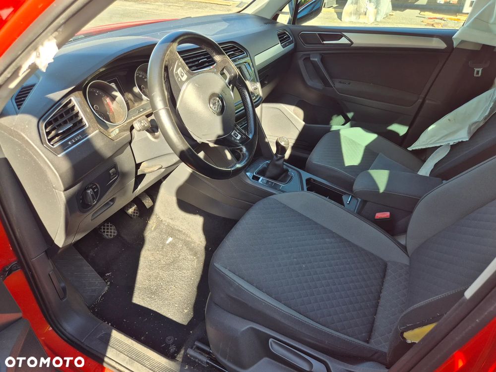 Volkswagen Tiguan - 8