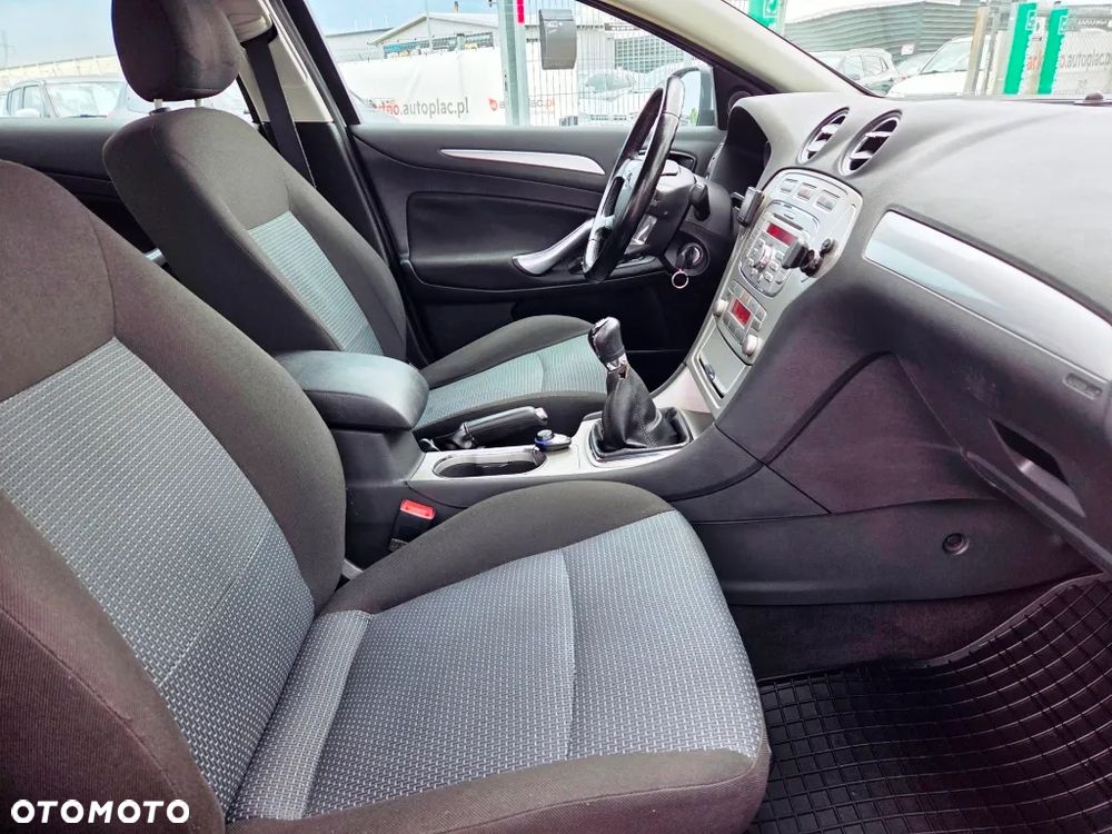 Ford Mondeo 1.8 TDCi Gold X - 26