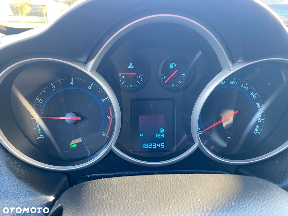 Chevrolet Cruze 1.8 LT - 8