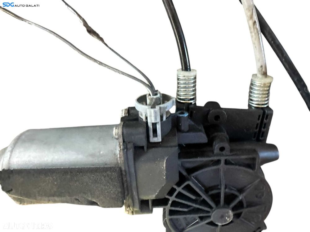 Macara Electrica cu Motoras de pe Usa Portiera Dreapta Fata Renault Megane 2 2002 - 2008 [V0518] - 2