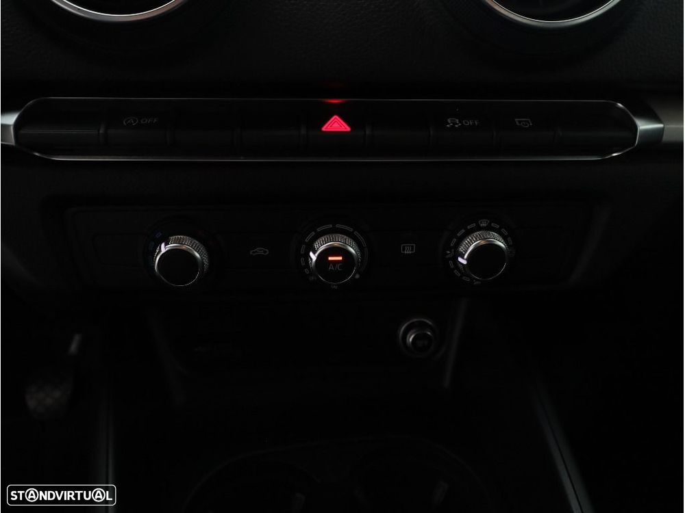 Audi A3 Limousine 30 TDI - 16