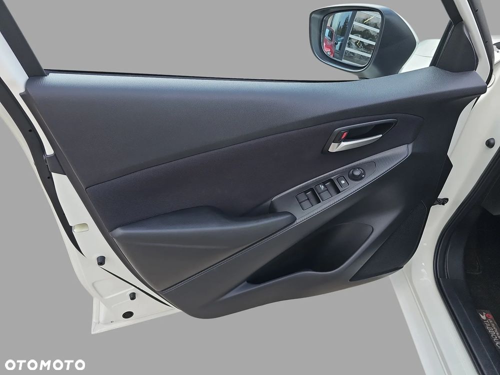 Mazda 2 - 10