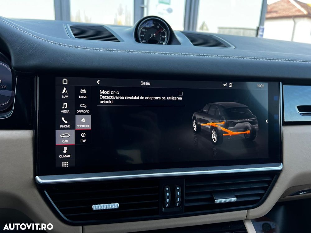 Porsche Cayenne - 30