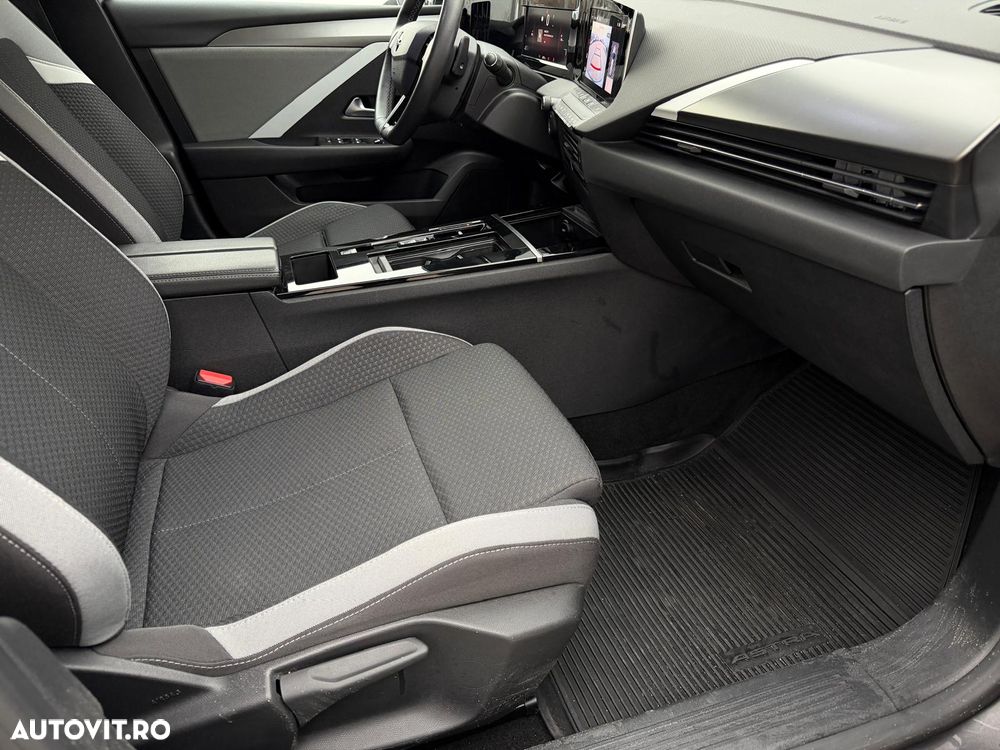 Opel Astra 1.2L Turbo Start/Stop AT8 Business Edition - 11