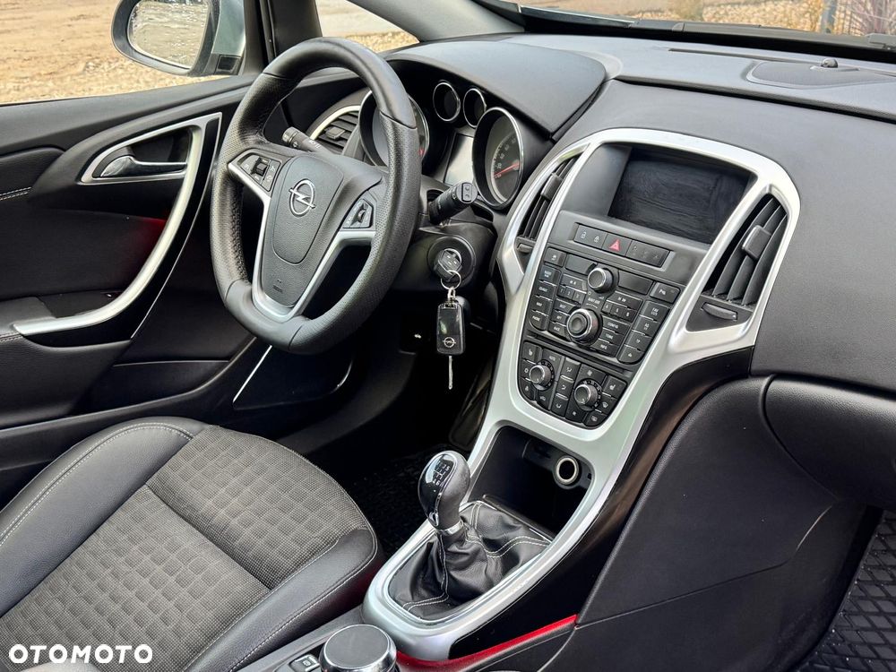 Opel Astra 1.6 Turbo Cosmo - 26