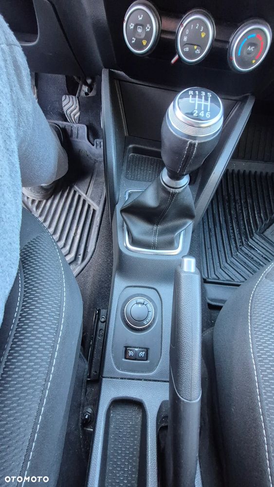 Dacia Duster TCe 130 2WD GPF Prestige - 10