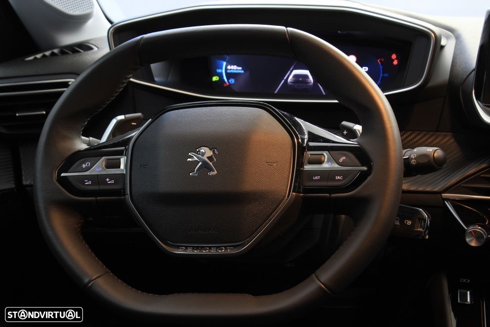 Peugeot 208 1.2 PureTech Allure Pack EAT8 - 18