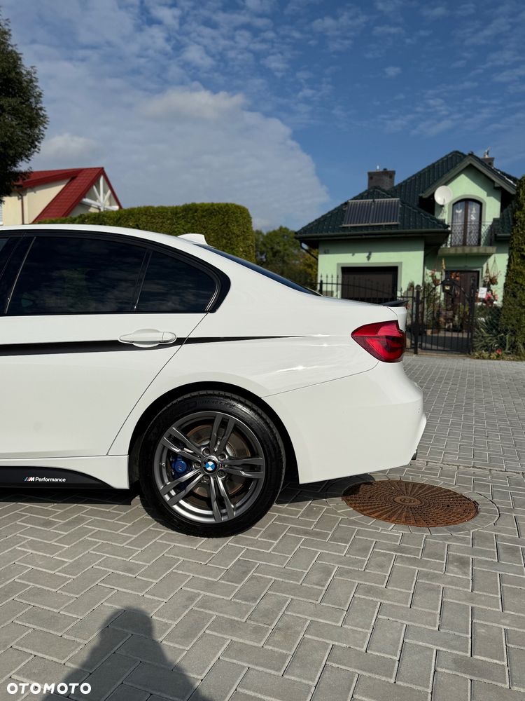 BMW Seria 3 330i xDrive M Sport - 9