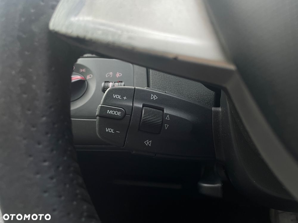 Seat Ibiza SC 1.6 16V Sport - 13