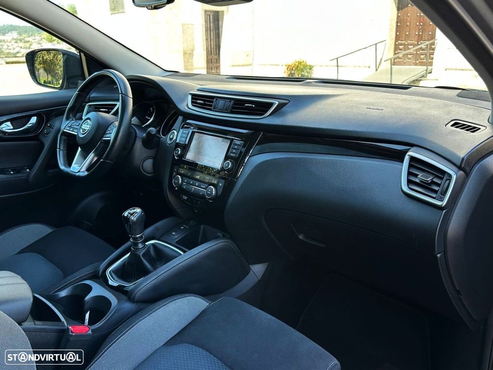 Nissan Qashqai 1.5 dCi N-Connecta J18+Led - 14