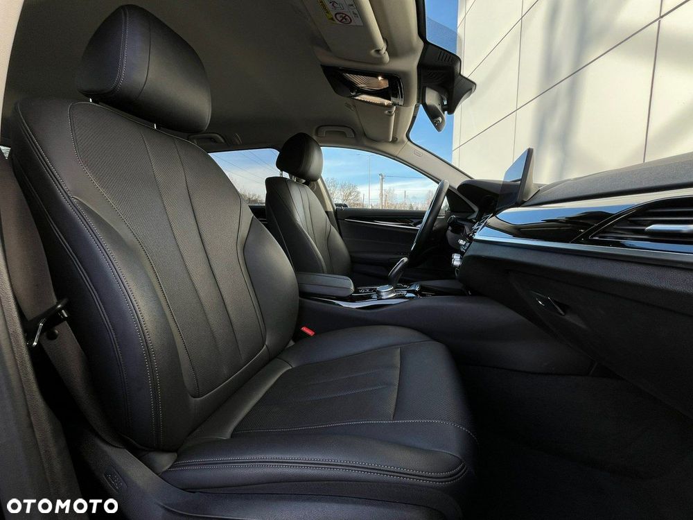 BMW Seria 5 530e Luxury Line - 15