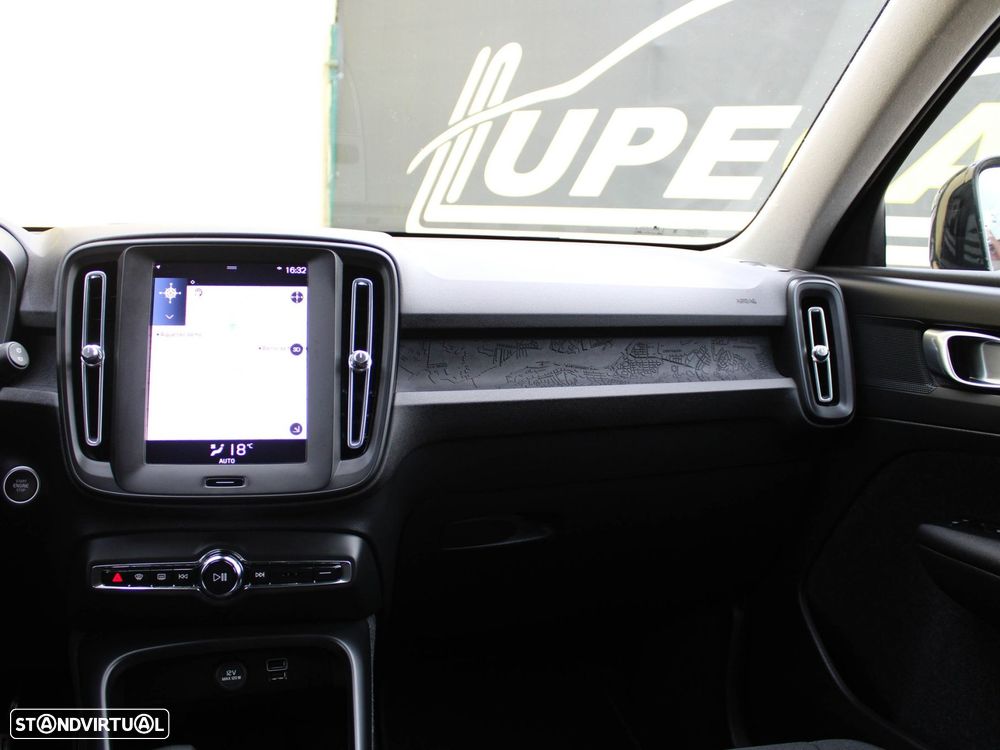 Volvo XC 40 1.5 T2 Essential Auto - 21