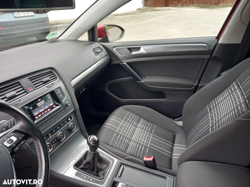 Volkswagen Golf 2.0 TDI 4Motion BlueMotion Technology Lounge - 12