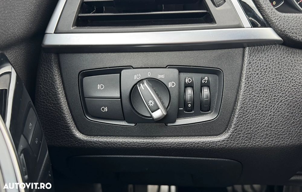 BMW Seria 3 318d Touring Aut. Luxury Line - 28