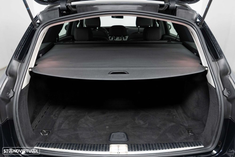 Mercedes-Benz E 300 de Avantgarde - 11