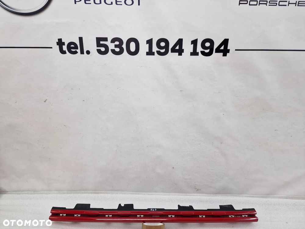 JAGUAR E-PACE LISTWA / DOKŁADKA / DEKOR / SPOJLER / KRATKA ŚRODKOWA / DOKŁADKA ZDERZAKA PRZEDNIEGO , NR J9C3-17F011-B / J9C3-17F011-B-PiA01 , CZERWONY / CZERWONA , NR AUKCJI KR527 - 1