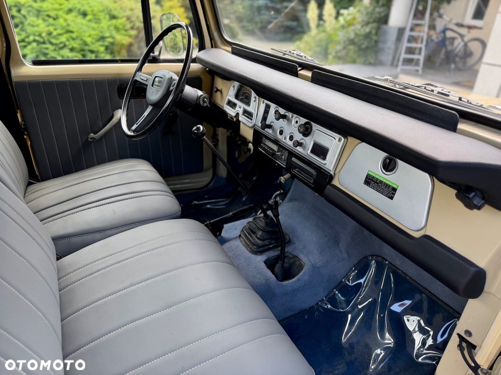 Toyota Land Cruiser - 29