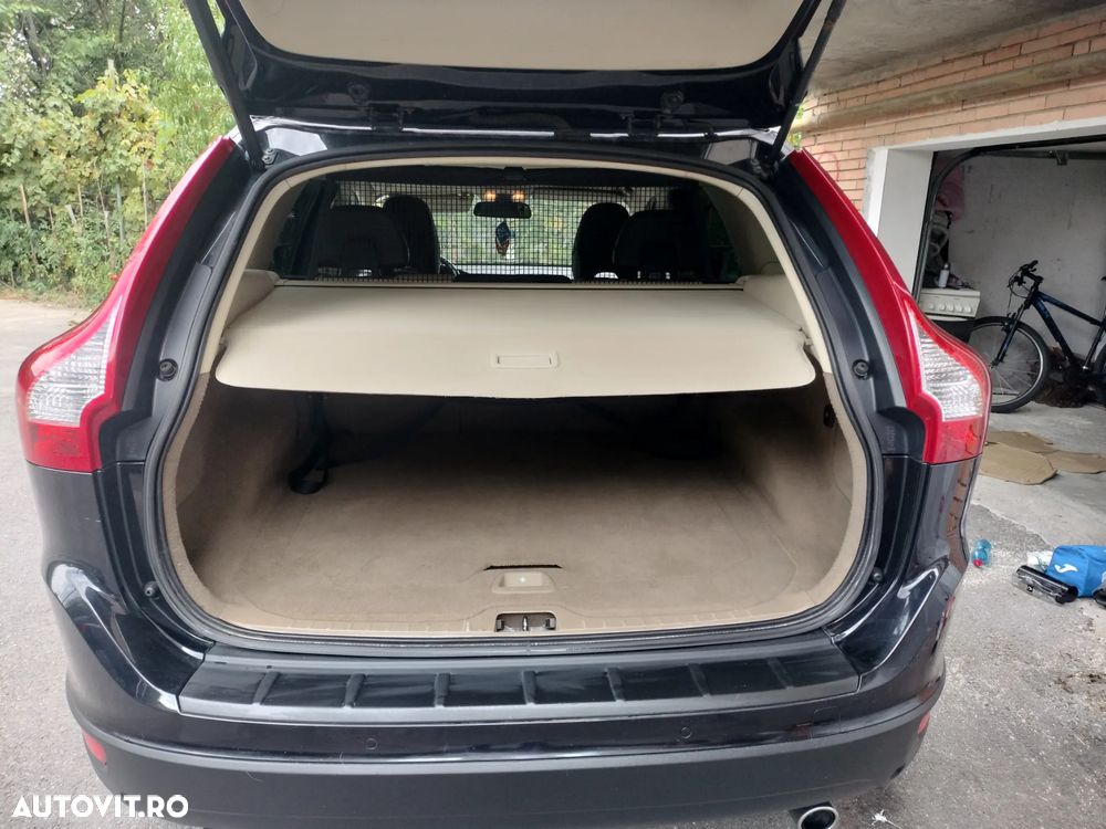 Volvo XC 60 D5 AWD A6 Basic - 12