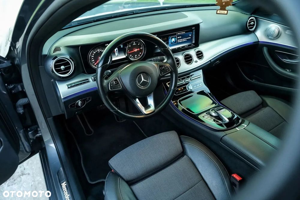 Mercedes-Benz Klasa E 220 d 9G-TRONIC - 12