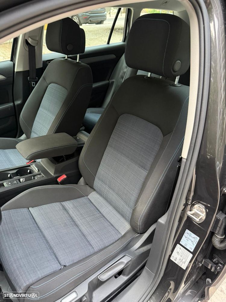 VW Passat Variant - 18