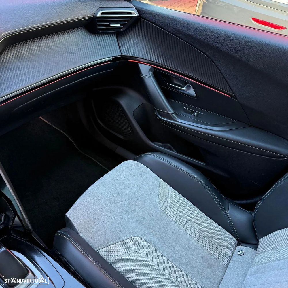Peugeot e-2008 50 kWh GT Line - 25