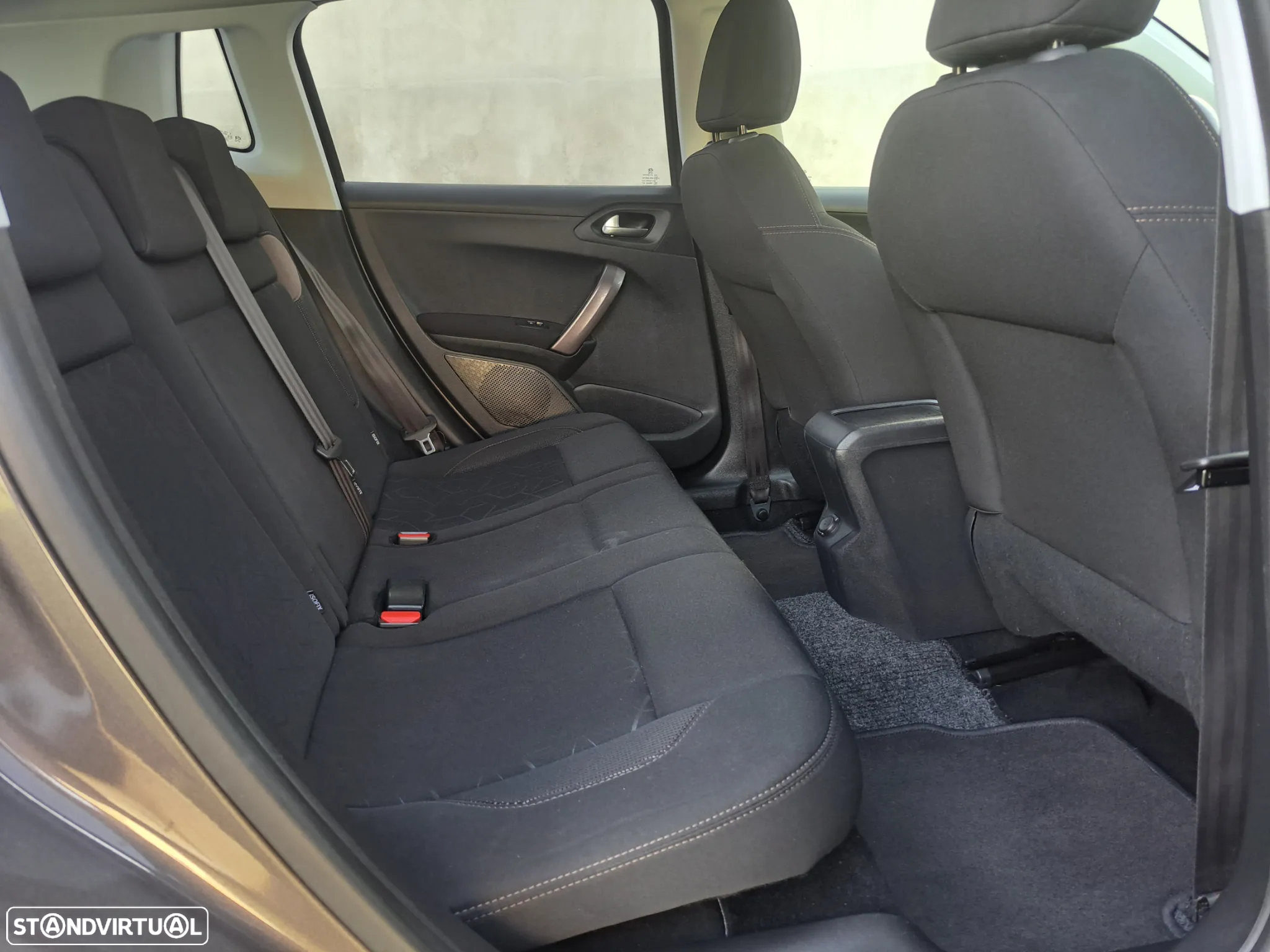 Peugeot 2008 1.2 PureTech Style - 13