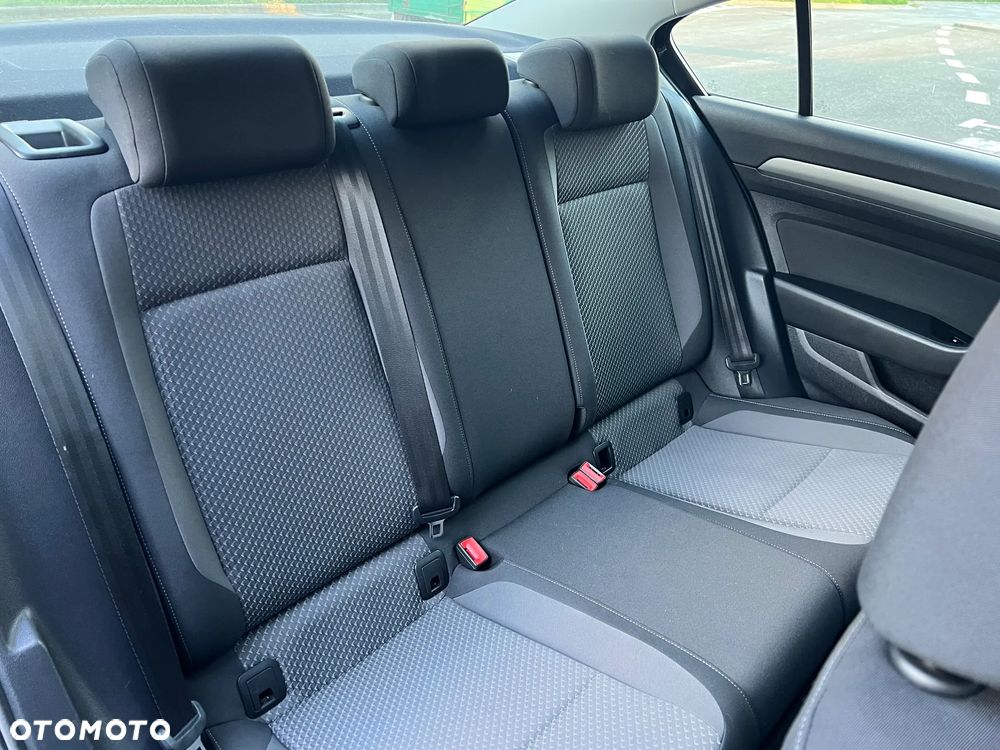 Volkswagen Passat 1.5 TSI EVO Essence - 23