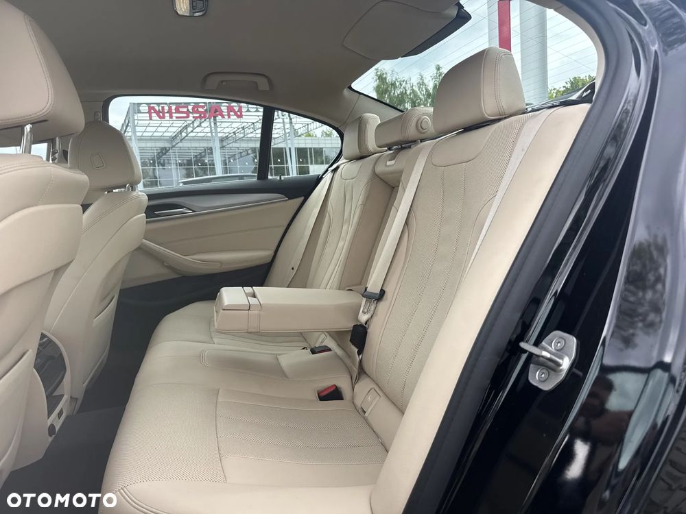 BMW Seria 5 520d Luxury Line - 14