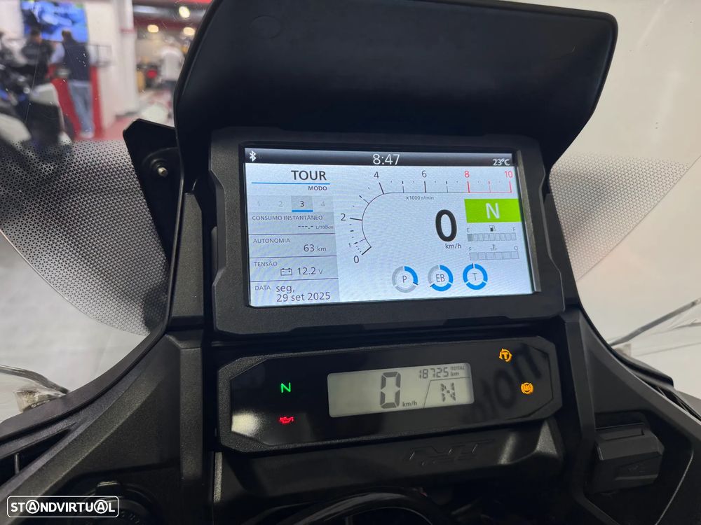 Honda NT 1100 - 6