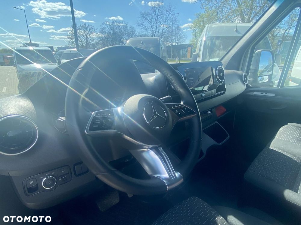 Mercedes-Benz Sprinter - 9