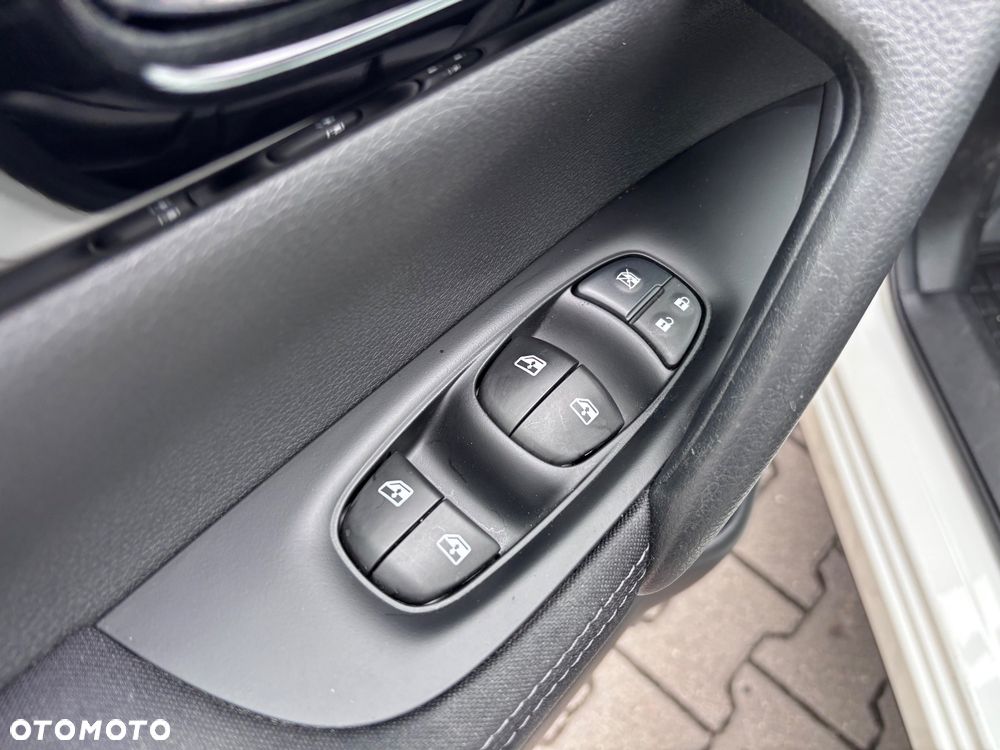 Nissan Qashqai 1.3 DIG-T N-Connecta - 33