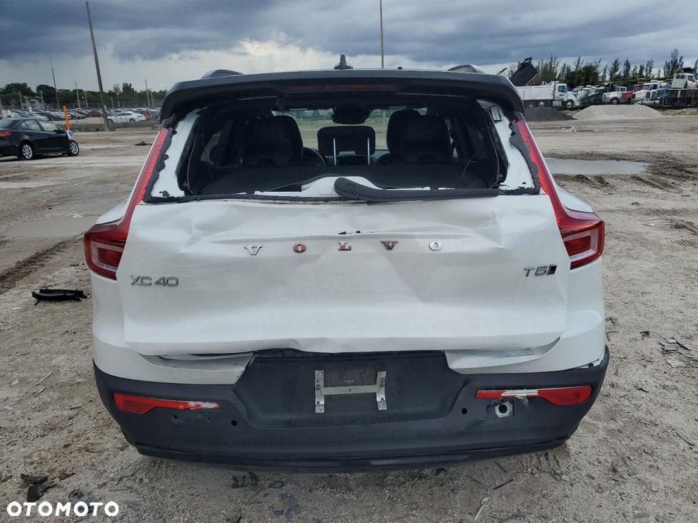 Volvo XC 40 T5 AWD R-Design - 6