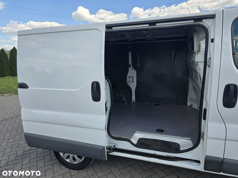 Opel Vivaro - 8