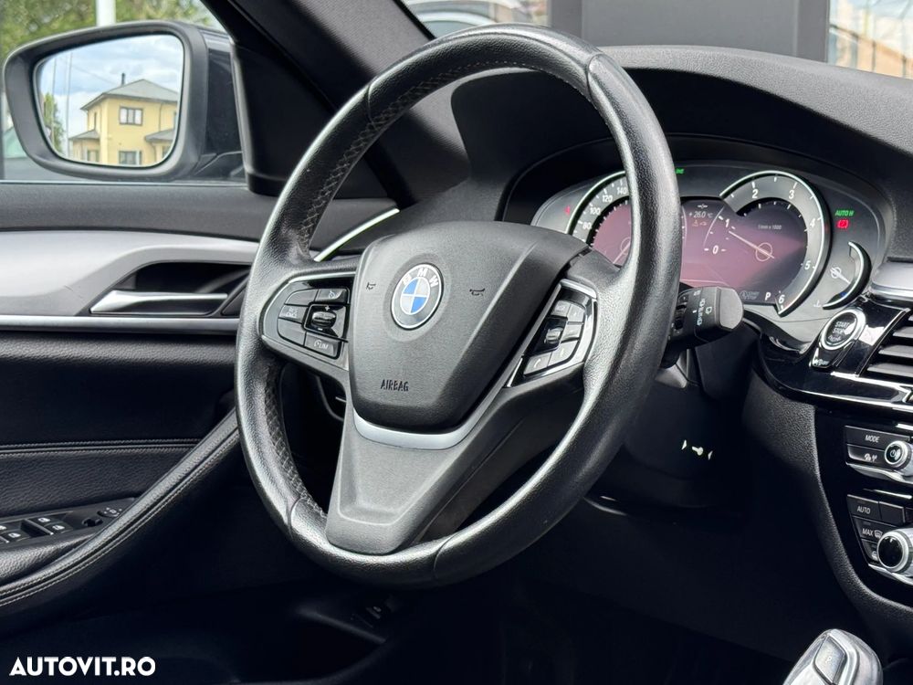 BMW Seria 5 520d AT - 10
