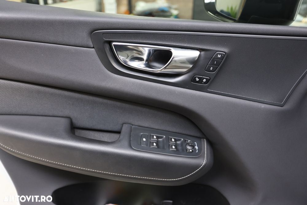 Volvo XC 60 Recharge T8 Twin Engine eAWD Inscription - 17