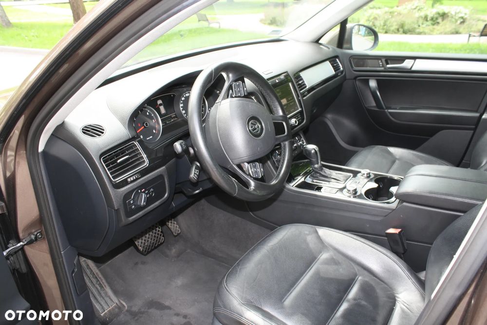 Volkswagen Touareg 3.0 V6 TDI BMT Perfectline R-Style - 11
