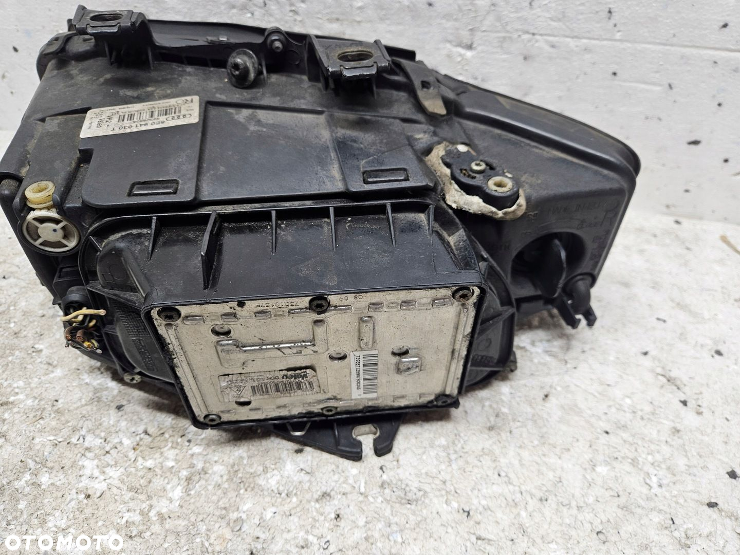 Audi A4 B6 lampa przednia prawa Bixenon 8E0941030T 89309505 - 6