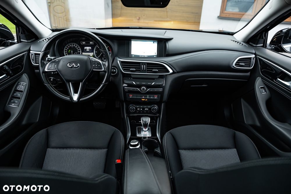 Infiniti Q30 2.2d DCT AWD Sport - 27