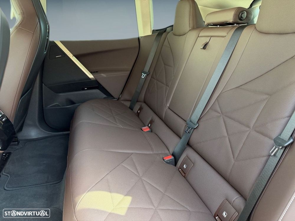 BMW ix xDrive 45 - 14