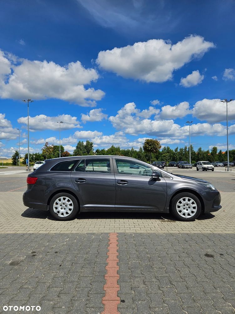 Toyota Avensis 1.8 Active - 8