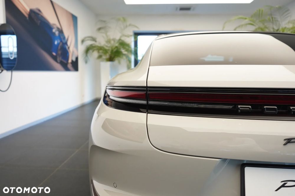 Porsche Panamera - 34