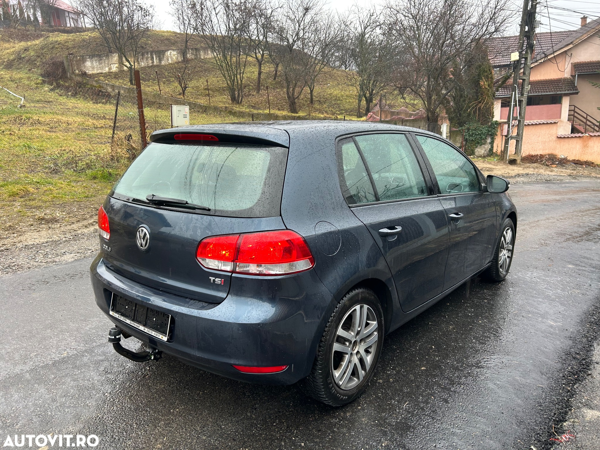 Volkswagen Golf - 2
