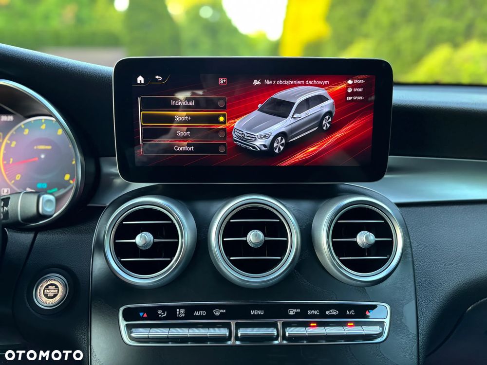 Mercedes-Benz GLC 200 4Matic 9G-TRONIC AMG Line - 29