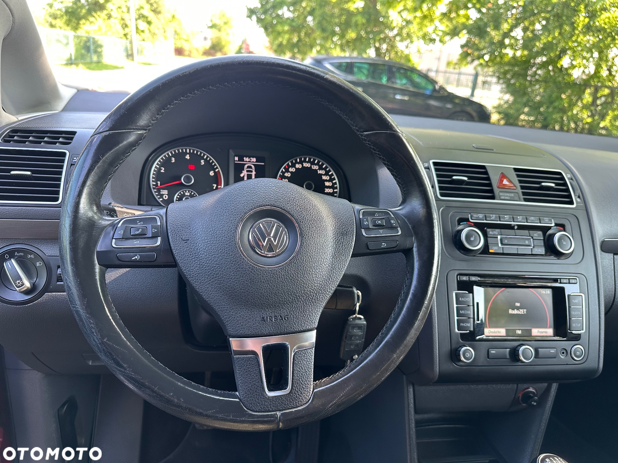 Volkswagen Touran 1.4 TSI Cross - 15