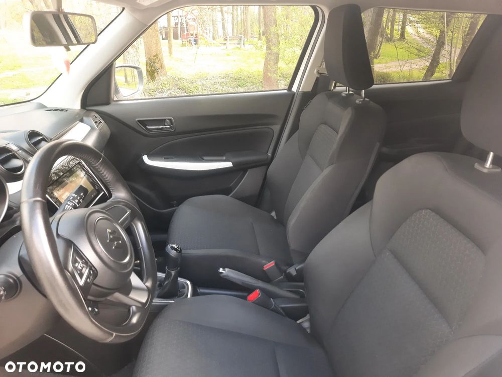 Suzuki Swift 1.2 SHVS Premium Plus - 9