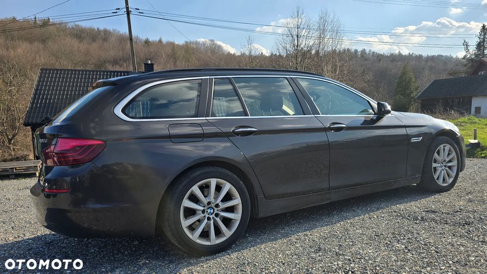 BMW Seria 5 520d xDrive - 7